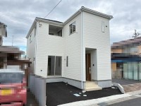 DEMO-01 ●耐震等級3
●制震装置「SAFE365」
●全居室収納付き