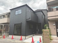 DEMO-01 ●ZEH水準省エネ住宅
BELS申請の場合132,000円（税込）
●現地完成済
●外構工事費込
