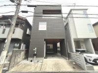 DEMO-01 2017年1月建築
バルコニー2か所
各居室収納スペース有