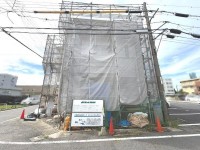 DEMO-01 ●省エネ性能の高い「断熱性等性能等級5」
●外壁には高耐候・高機能な「光セラ」を採用
●駐車2台可能(車種による)