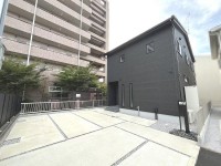 DEMO-01 ●長期優良認定住宅
●新築後未入居
●太陽光発電システム（5.44ｋｗ）
●制震ユニットＭＩＲＡＩＥ
