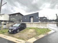 DEMO-01 ●土地面積約60.64坪
●2023年4月建築、平家住宅
●オール電化住宅
●太陽光発電システム、蓄電池付き
