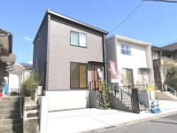 DEMO-01 ●JR「南草津駅」徒歩18分
●2026年7月完成、オール電化住宅
●家具付き
●リビング階段