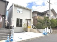 DEMO-01 ●JR「南草津駅」徒歩18分
●2026年7月完成、オール電化住宅
●家具付き