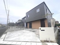 DEMO-01 ●南東・南西の角地物件
●前面道路幅員それぞれ6ｍ以上
●シューズインクローゼット・ウォークインクローゼット有
●駐車2台可（車種による）